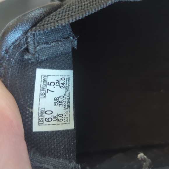 Vans | Slip-On Leather Sneakers | 7.5 - Picture 5 of 5